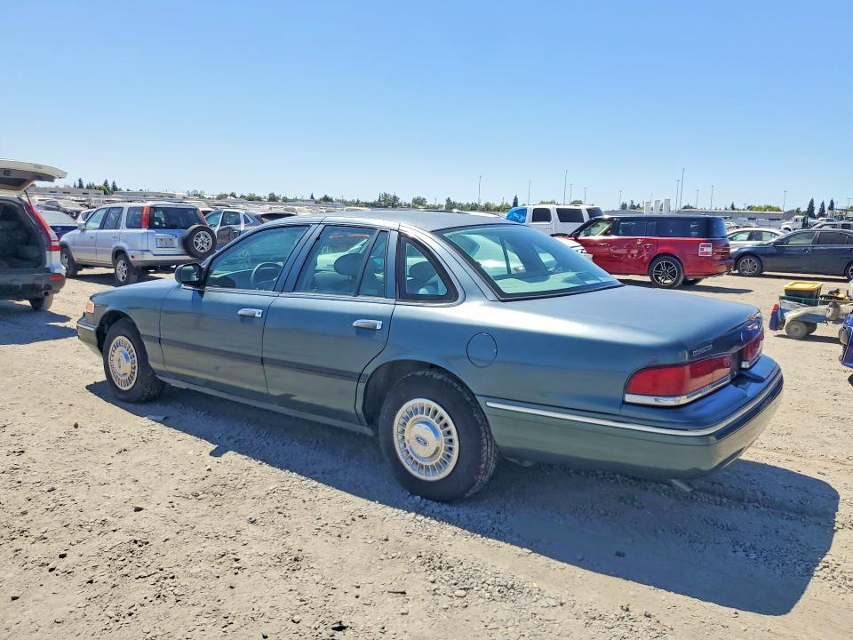 Photo 2 from auction – 1996 FORD CROWN VICTORIA with VIN 2FALP71W3TX174290