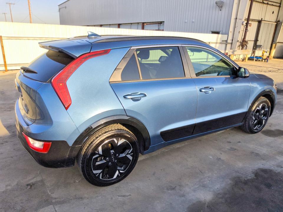 Photo 3 from auction – 2023 KIA NIRO with VIN KNDCR3L10P5027740