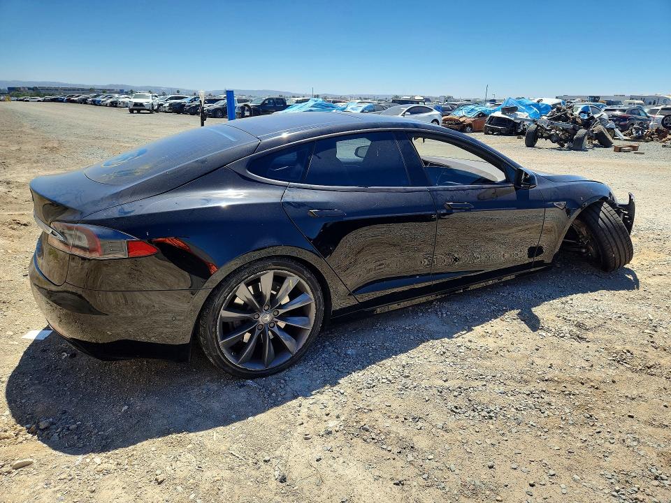 Photo 3 from auction – 2016 TESLA MODEL S with VIN 5YJSA1E19GF151802