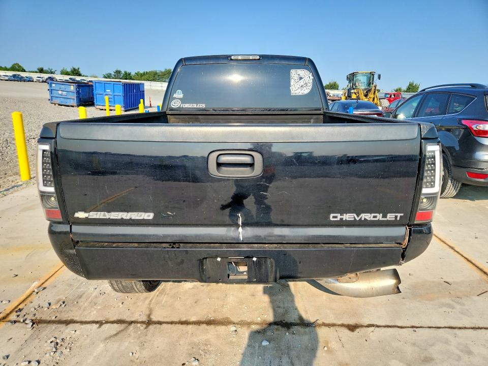 Photo 6 from auction – 2005 CHEVROLET SILVERADO with VIN 1GCHK23255F865816