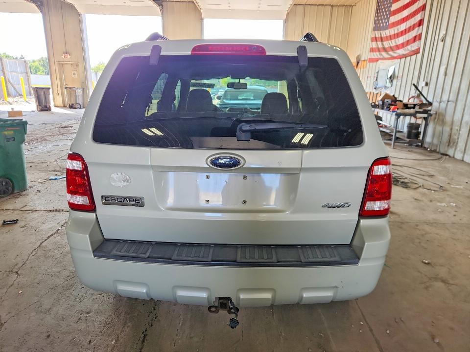 Zdjęcie 6 z aukcji – 2008 FORD ESCAPE z VIN 1FMCU93168KD55423
