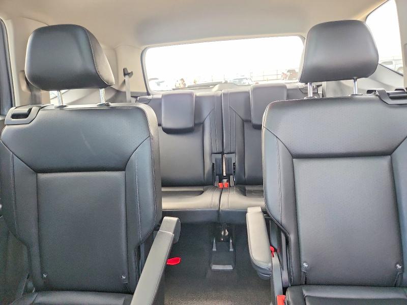 Photo 10 from auction – 2018 VOLKSWAGEN ATLAS with VIN 1V2MR2CA7JC571698