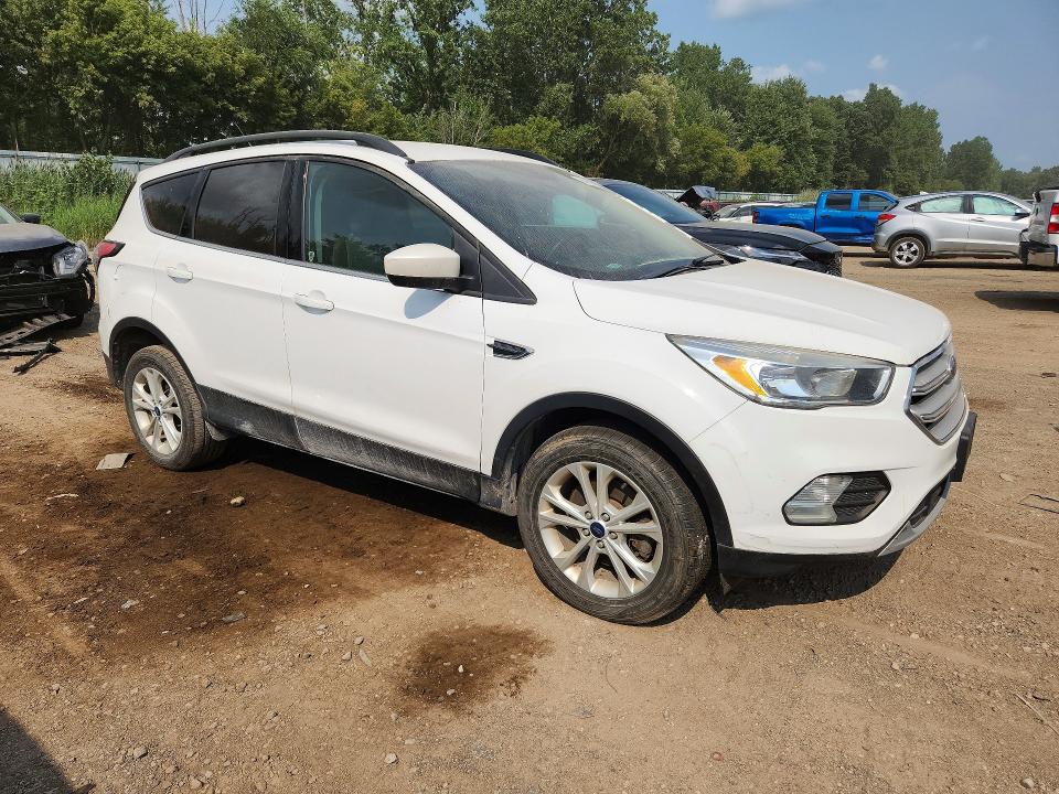 Photo 4 from auction – 2018 FORD ESCAPE with VIN 1FMCU9GD2JUB23867