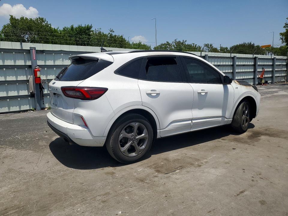 Снимка 3 от търг – 2023 FORD ESCAPE с VIN 1FMCU0MN1PUB36305