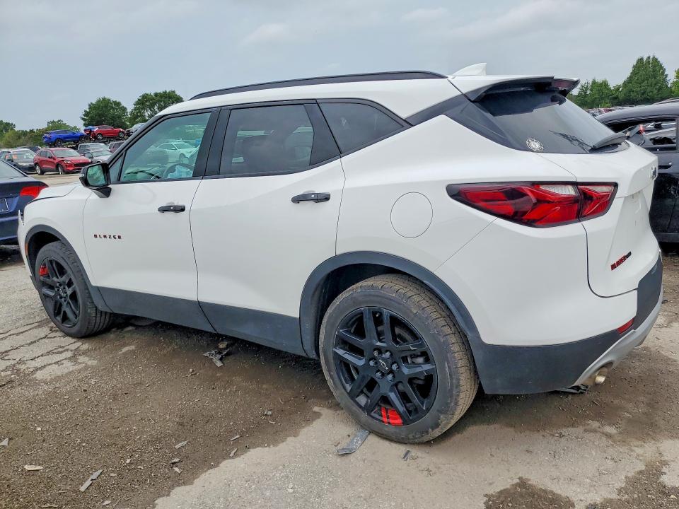 Photo 2 from auction – 2021 CHEVROLET BLAZER with VIN 3GNKBJRS4MS554208