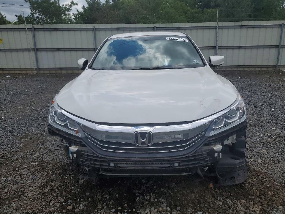 Photo 5 from auction – 2017 HONDA ACCORD with VIN 1HGCR2F57HA305763