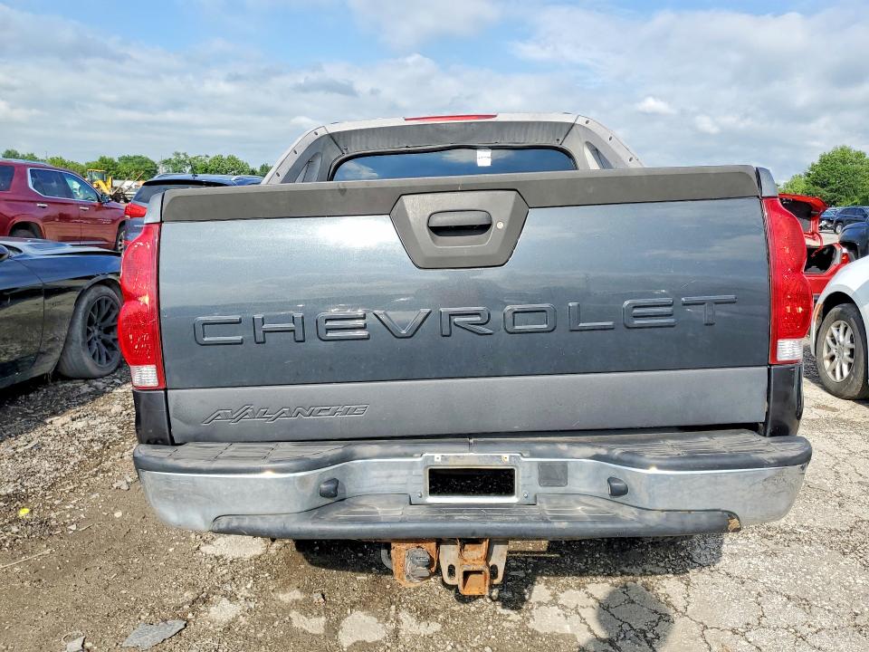 Photo 6 from auction – 2006 CHEVROLET AVALANCHE with VIN 3GNEK12T36G201044
