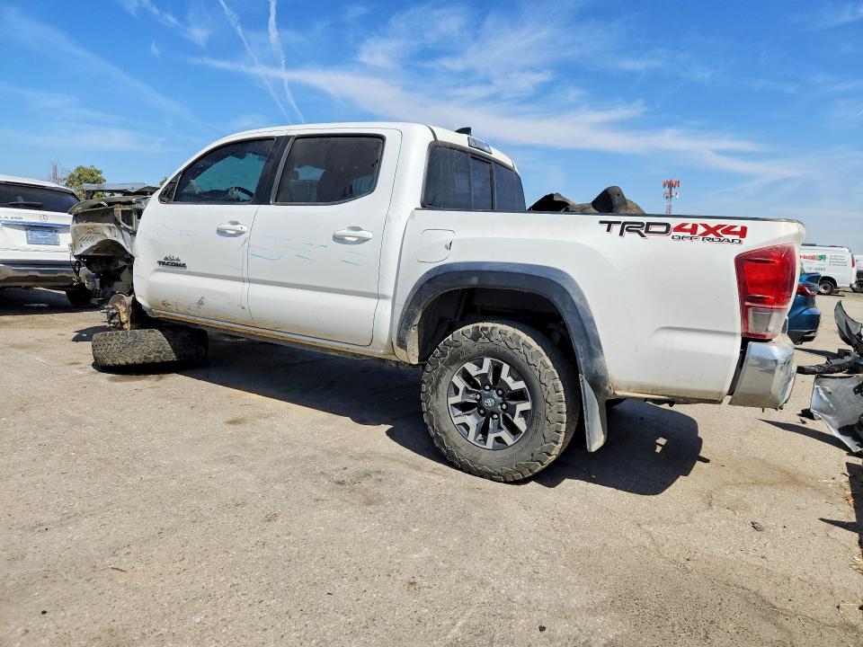 Photo 2 from auction – 2016 TOYOTA TACOMA with VIN 5TFCZ5AN3GX001817