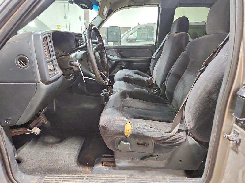 Photo 7 from auction – 2000 CHEVROLET SILVERADO with VIN 1GCEK19TXYE378263