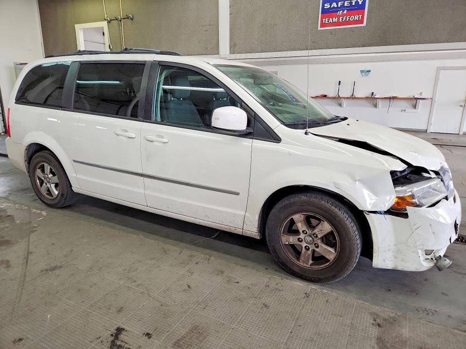Photo 4 from auction – 2010 DODGE GRAND CARAVAN with VIN 2D4RN5D15AR405435