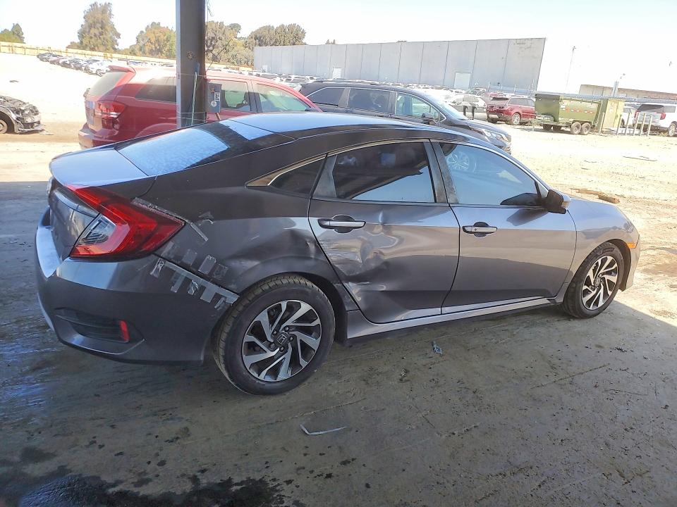 Photo 3 from auction – 2016 HONDA CIVIC with VIN 19XFC2F7XGE229725