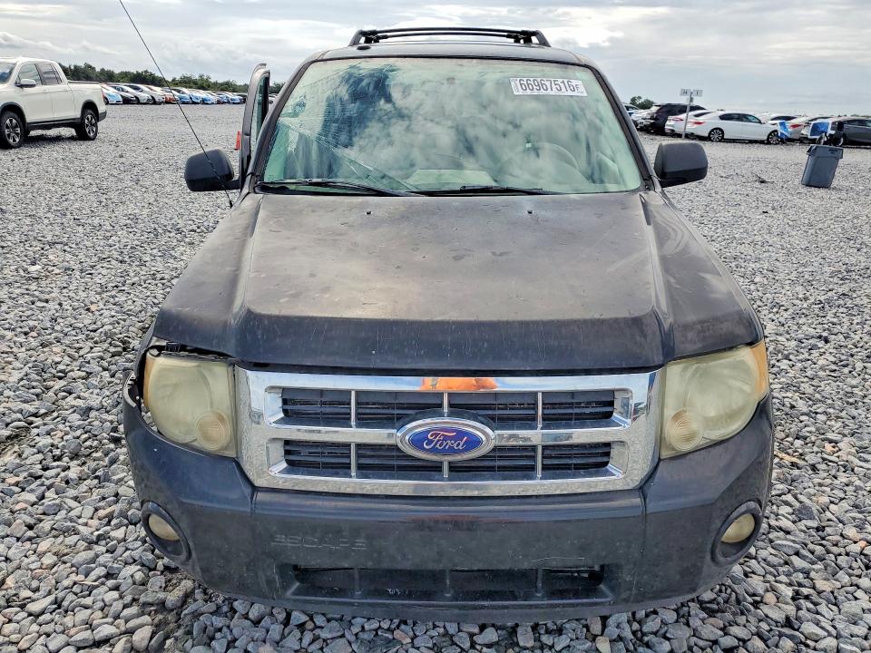 Photo 5 from auction – 2011 FORD ESCAPE with VIN 1FMCU0DG2BKC17271