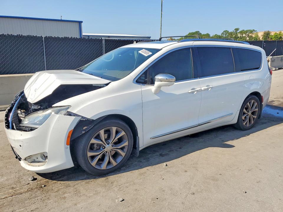 CHRYSLER PACIFICA 2018 with VIN 2C4RC1GG1JR354365 - Photo from auction