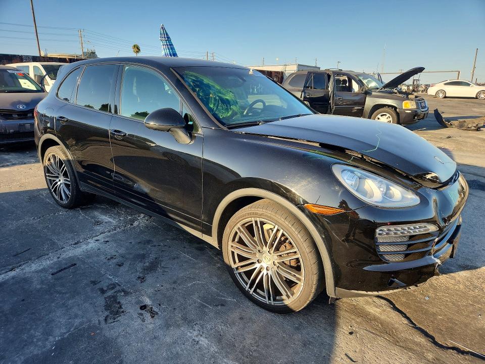 Photo 4 from auction – 2013 PORSCHE CAYENNE with VIN WP1AA2A26DLA06465