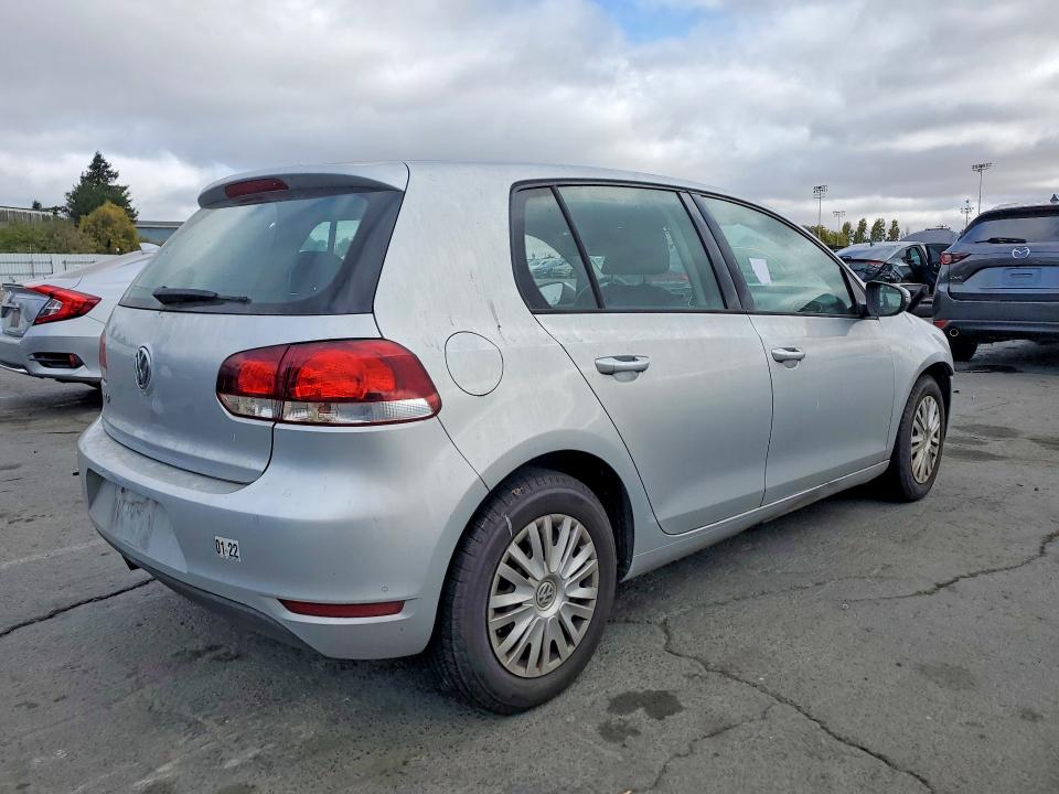 Photo 3 from auction – 2014 VOLKSWAGEN GOLF with VIN WVWDB7AJ7EW006118