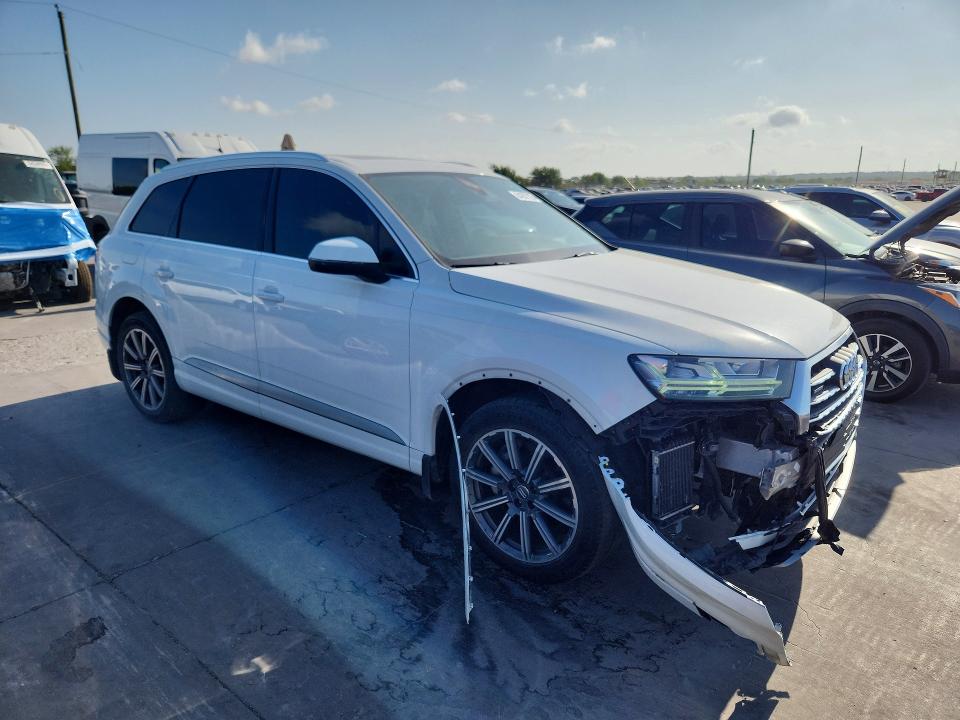 Photo 4 from auction – 2017 AUDI Q7 with VIN WA1VAAF75HD041011
