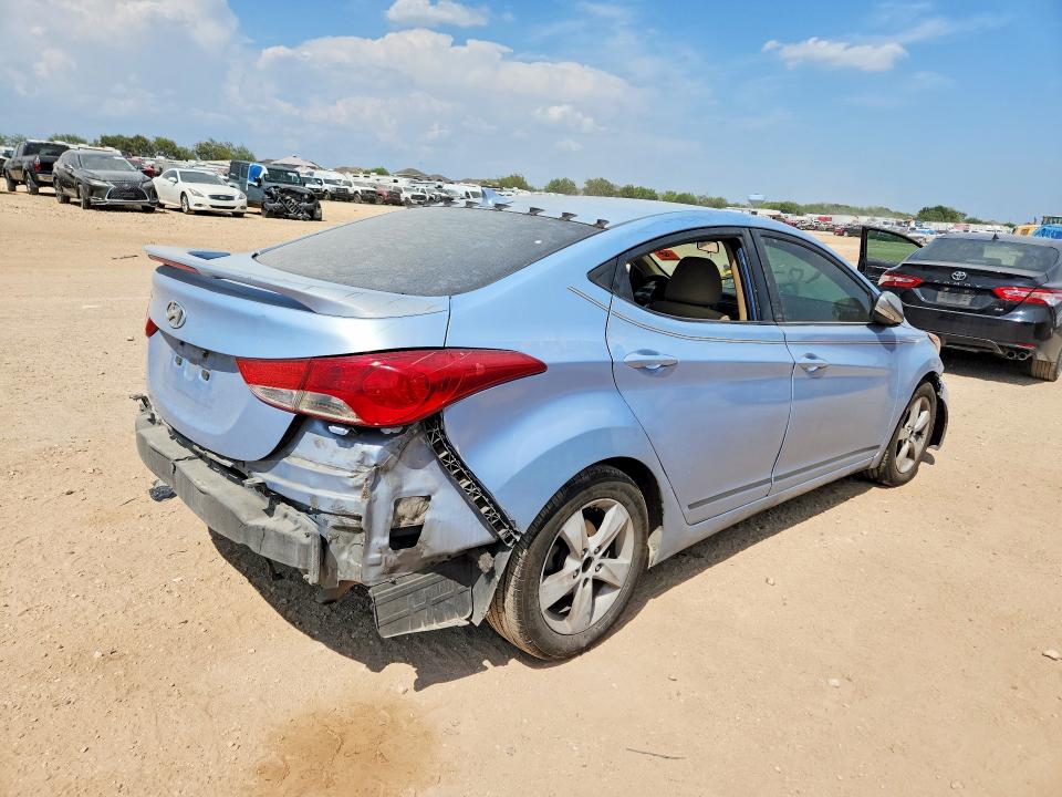 Photo 3 from auction – 2013 HYUNDAI ELANTRA with VIN KMHDH4AE0DU750195