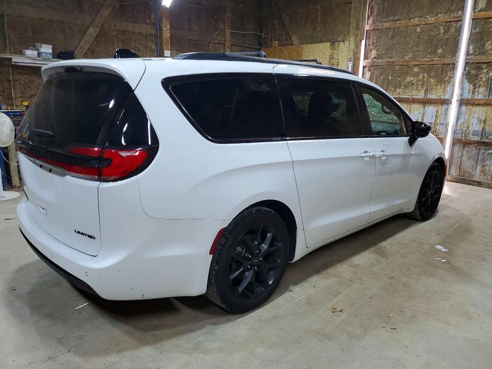 Photo 3 from auction – 2025 CHRYSLER PACIFICA with VIN 2C4RC1GG0SR514687