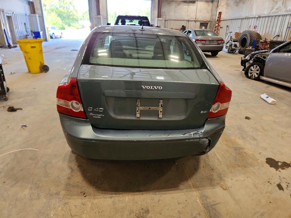 Photo 6 from auction – 2005 VOLVO S40 with VIN YV1MS382152052083