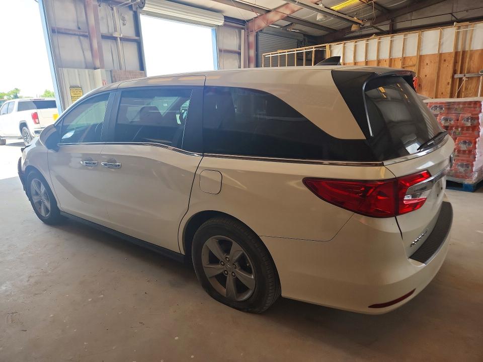 Photo 2 from auction – 2018 HONDA ODYSSEY with VIN 5FNRL6H79JB030006