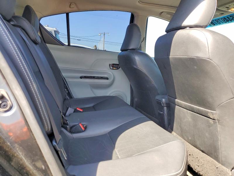 Photo 10 from auction – 2014 TOYOTA PRIUS C with VIN JTDKDTB35E1060511