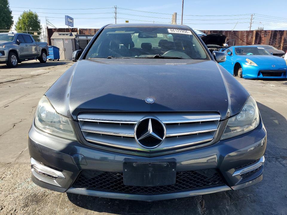 Photo 5 from auction – 2013 MERCEDES-BENZ C with VIN WDDGF4HB2DA778154