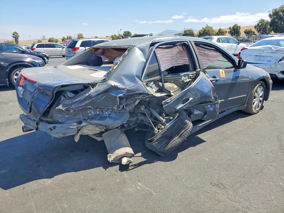 Снимка 3 от търг – 2007 HONDA ACCORD с VIN 1HGCM66437A079992