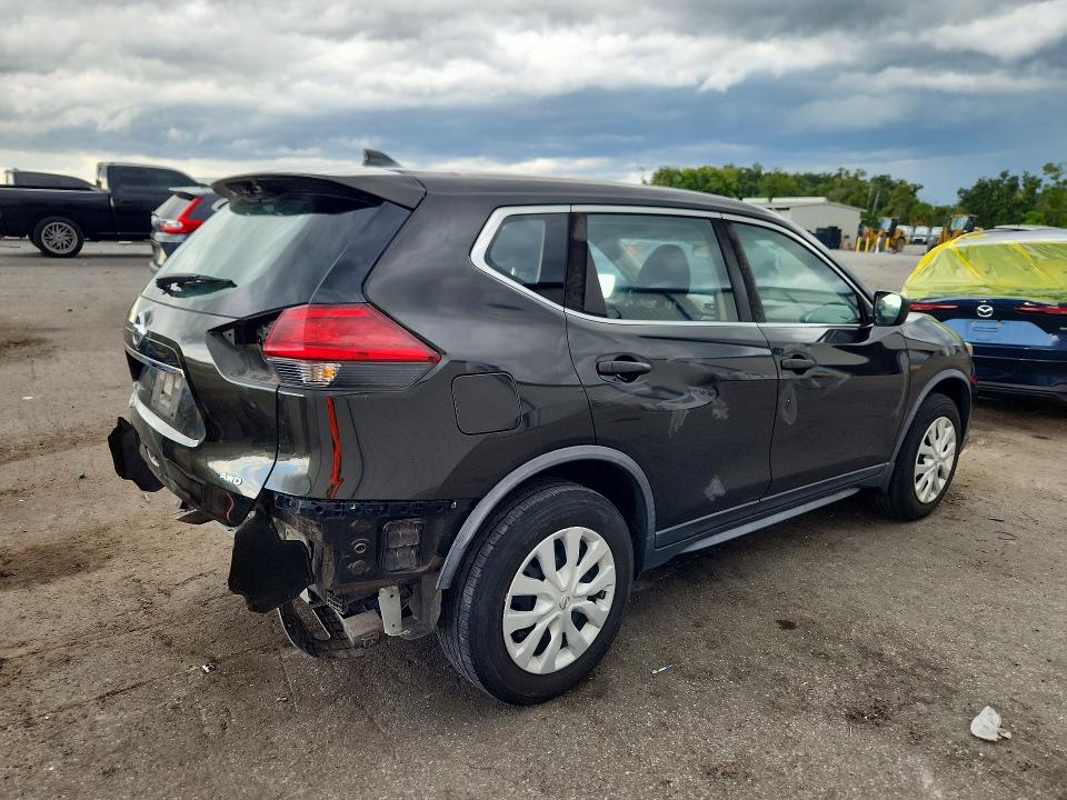Photo 3 from auction – 2017 NISSAN ROGUE with VIN JN8AT2MV2HW021054