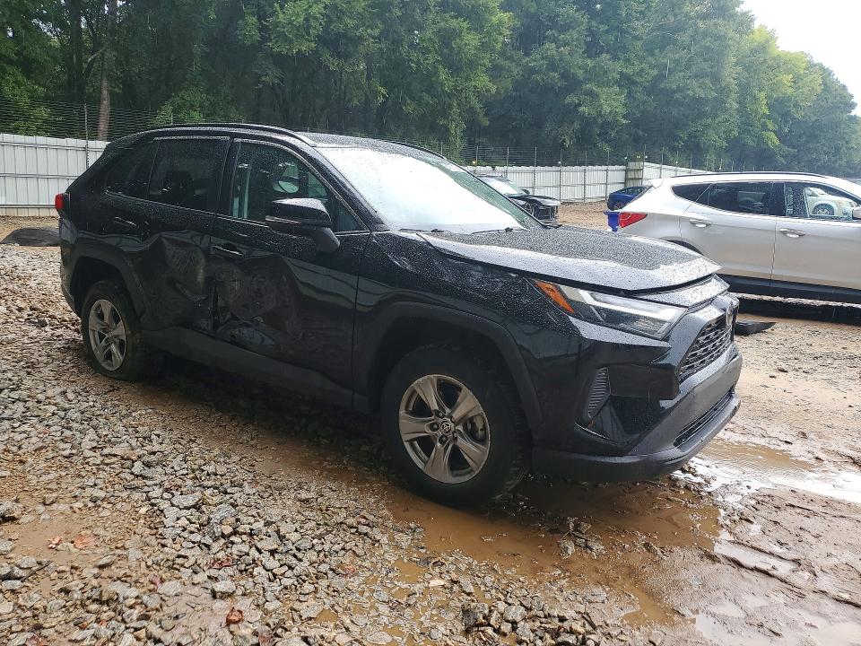 Photo 4 from auction – 2022 TOYOTA RAV4 with VIN 2T3W1RFV2NC205211