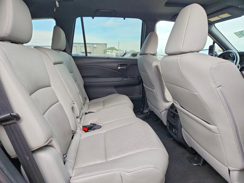Photo 11 from auction – 2021 HONDA PASSPORT with VIN 5FNYF8H93MB010533