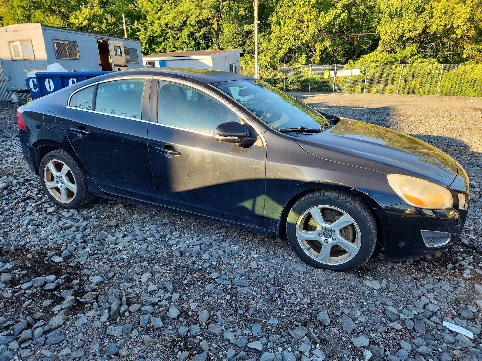 Photo 4 from auction – 2013 VOLVO S60 with VIN YV1612FS3D1215121