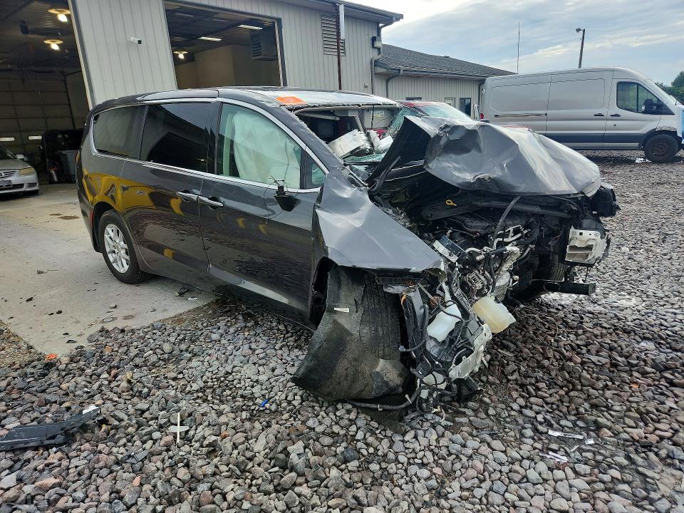 Photo 4 from auction – 2023 CHRYSLER PACIFICA with VIN 2C4RC1BGXPR522732