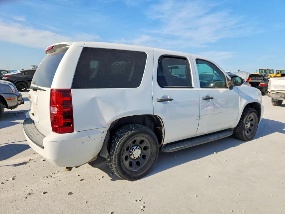 Photo 3 from auction – 2013 CHEVROLET TAHOE with VIN 1GNLC2E01DR349220