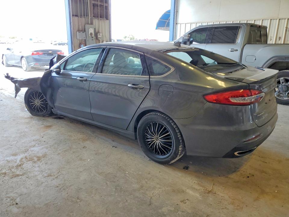 Photo 2 from auction – 2019 FORD FUSION with VIN 3FA6P0D97KR124225
