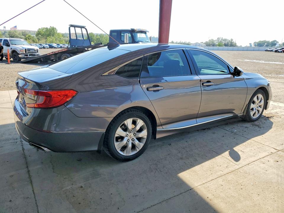 Photo 3 from auction – 2018 HONDA ACCORD with VIN 1HGCV2F54JA039040