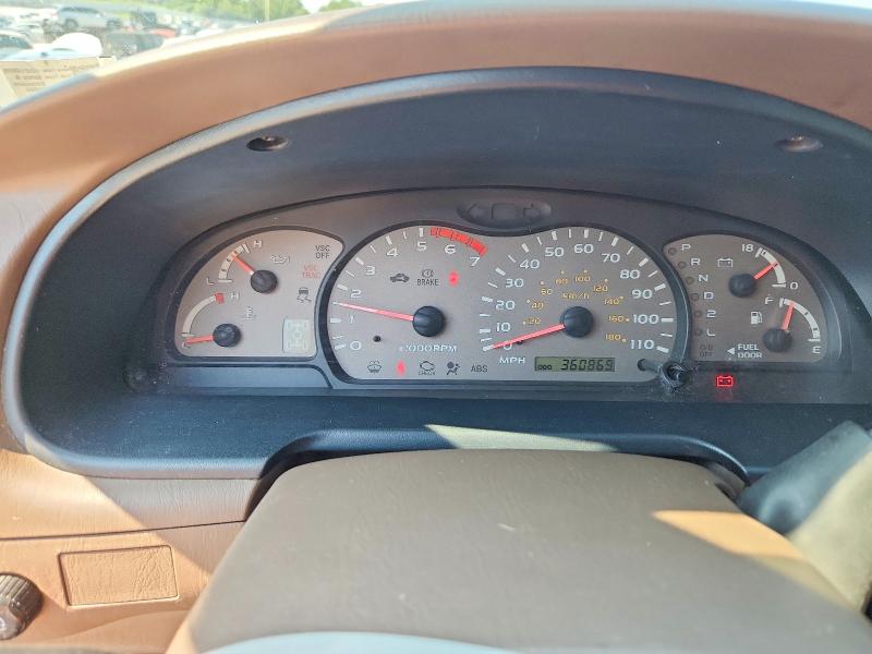 Photo 9 from auction – 2002 TOYOTA SEQUOIA with VIN 5TDBT48A92S087031