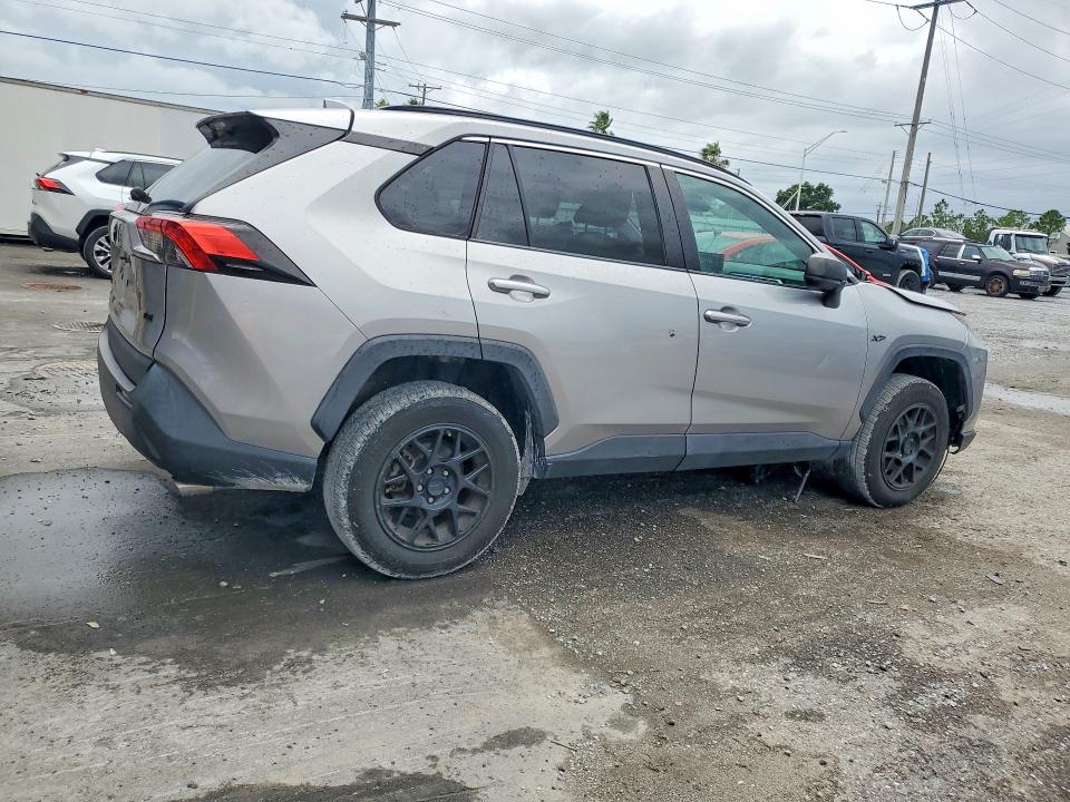 Photo 3 from auction – 2021 TOYOTA RAV4 with VIN 2T3H1RFV6MC151337