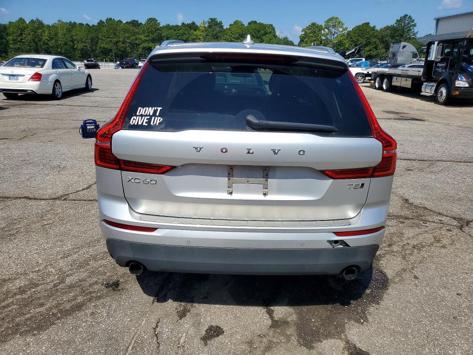 Photo 6 from auction – 2018 VOLVO XC60 with VIN LYV102RK9JB109937