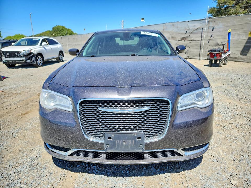 Photo 5 from auction – 2015 CHRYSLER 300 with VIN 2C3CCAAGXFH802747