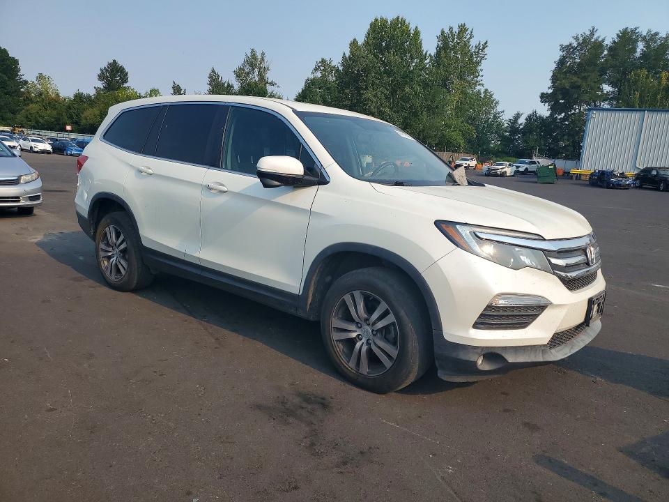 Photo 4 from auction – 2017 HONDA PILOT with VIN 5FNYF6H5XHB015834
