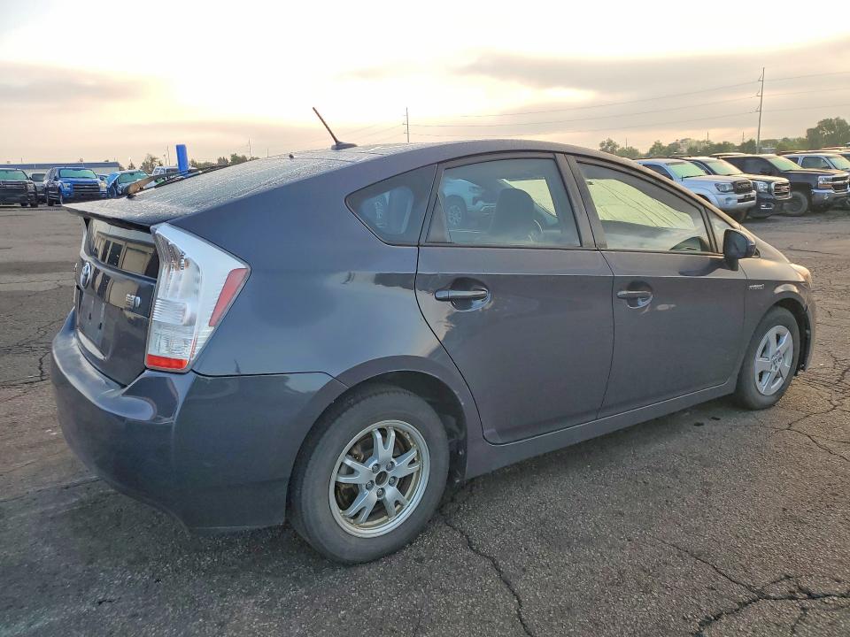 Photo 3 from auction – 2011 TOYOTA PRIUS with VIN JTDKN3DU3B0319467