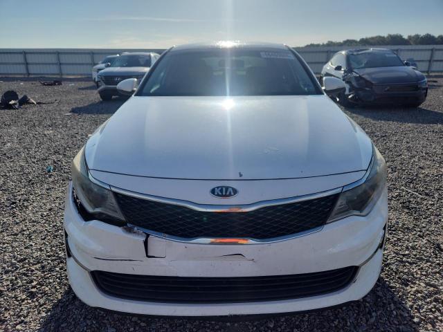 Снимка 5 от търг – 2017 KIA OPTIMA с VIN 5XXGT4L32HG121903