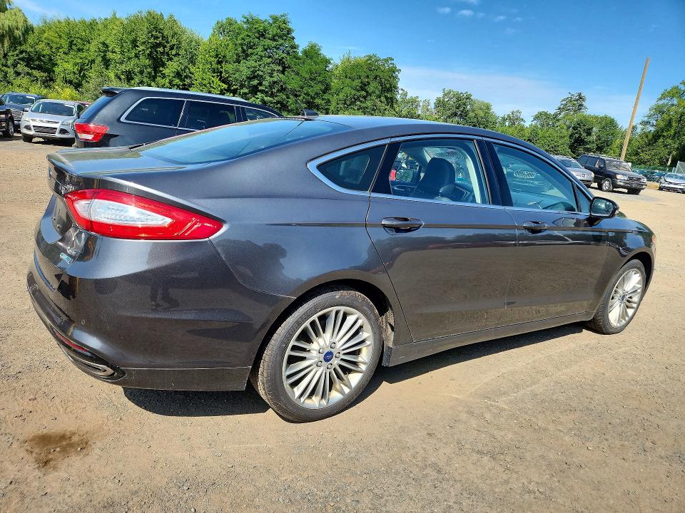 Photo 3 from auction – 2016 FORD FUSION with VIN 3FA6P0T95GR294303