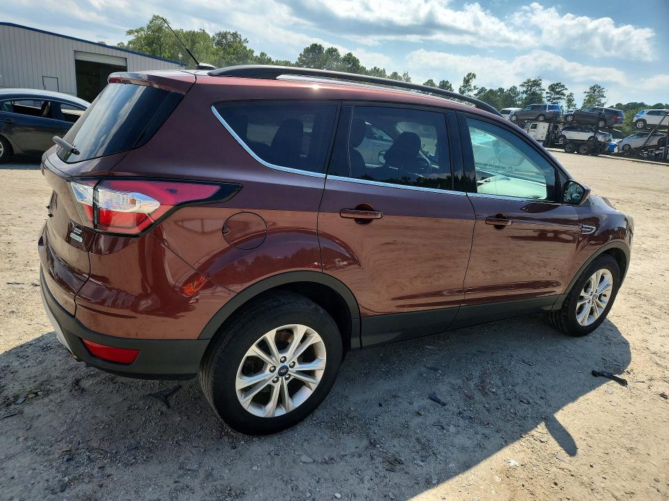 Photo 3 from auction – 2018 FORD ESCAPE with VIN 1FMCU0GD1JUA95393