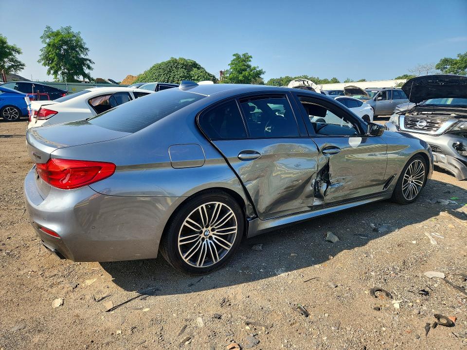 Photo 3 from auction – 2019 BMW M550XI with VIN WBAJB9C52KB287713