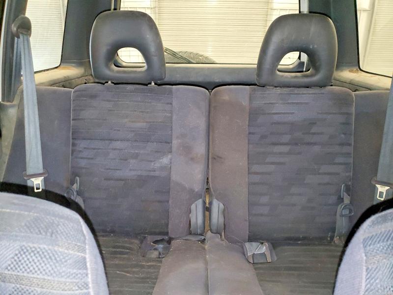 Photo 10 from auction – 1997 TOYOTA RAV4 with VIN JT3HP10V3V0142905