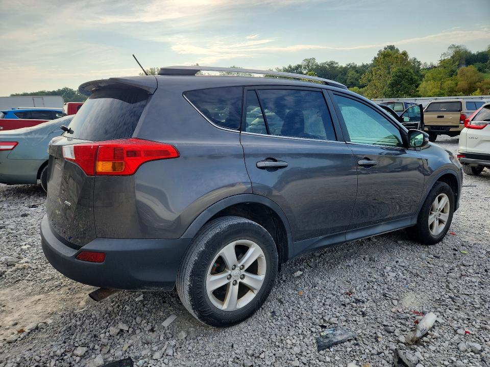 Photo 3 from auction – 2013 TOYOTA RAV4 with VIN 2T3RFREV1DW029796