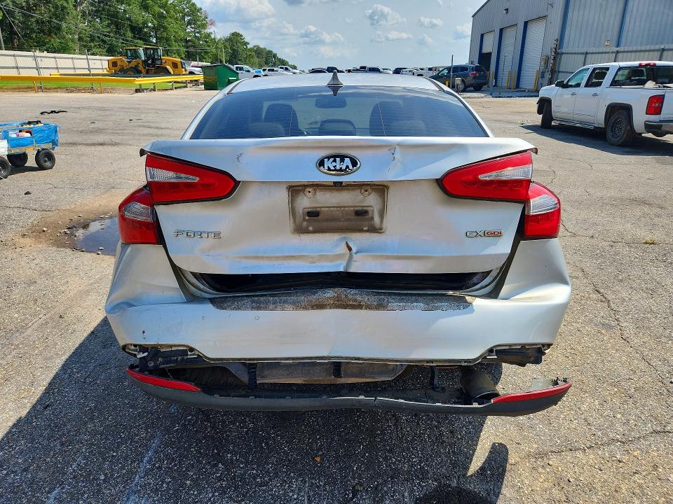 Photo 6 from auction – 2015 KIA FORTE with VIN KNAFZ4A81F5380115