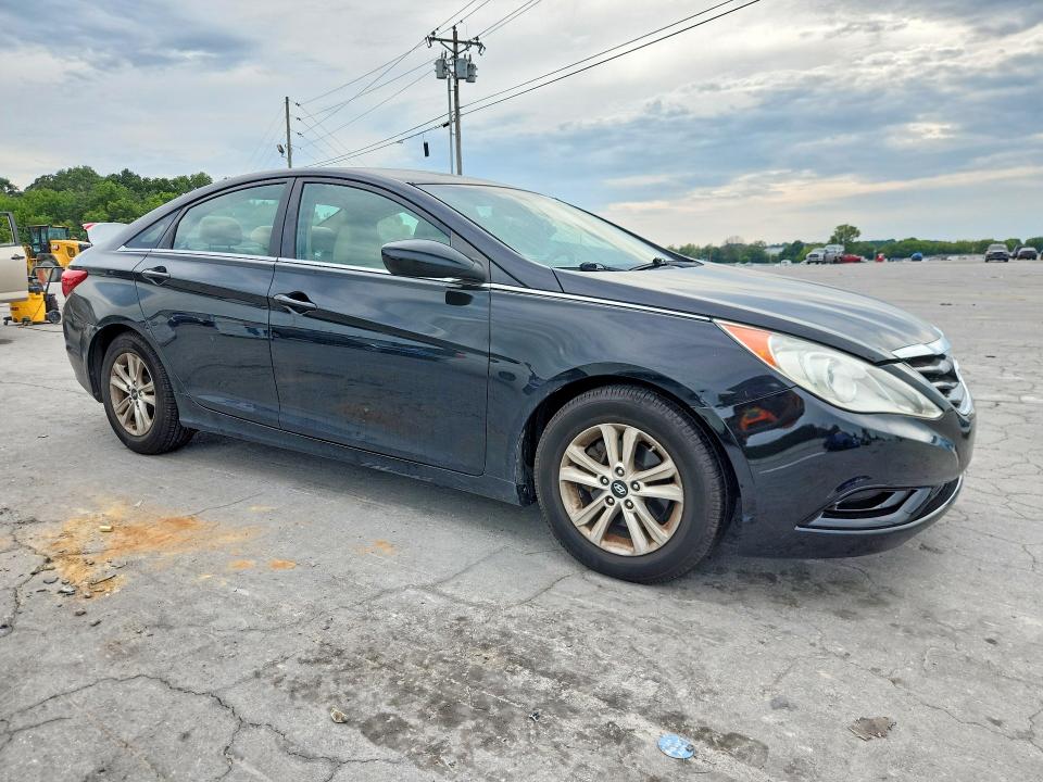 Photo 4 from auction – 2011 HYUNDAI SONATA with VIN 5NPEB4AC3BH186008