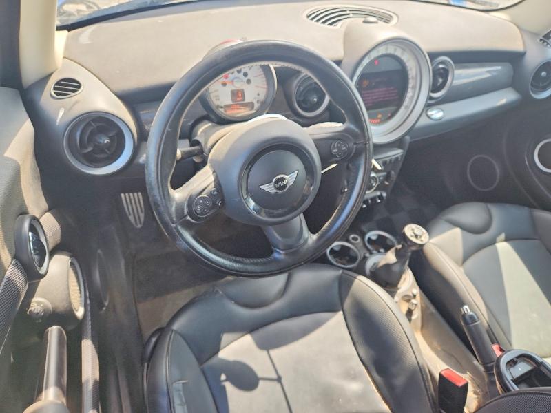 Photo 8 from auction – 2011 MINI COOPER with VIN WMWSV3C53BTY22650